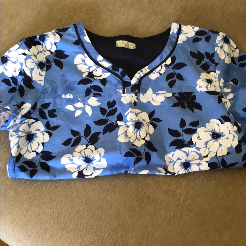 Scrub top
